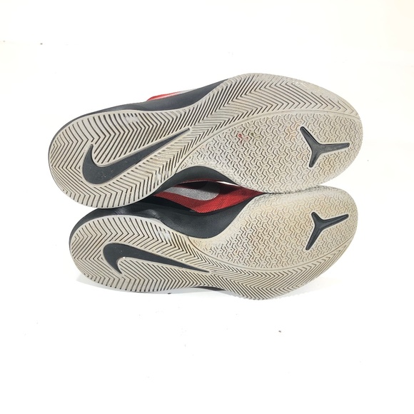 Nike Air Versatile Men's Red Basketball Shoes SZ 9 - Picture 6 of 7